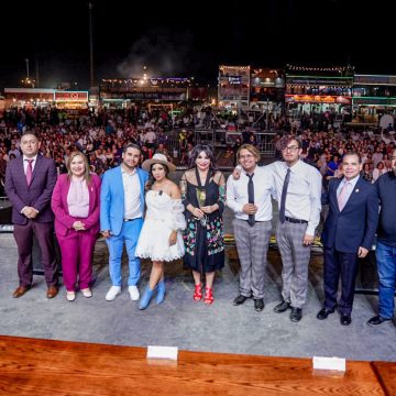 ¡Les llegó el amor! Se casan 172 parejas en las “Bodas Colectivas” de las Fiestas del Sol